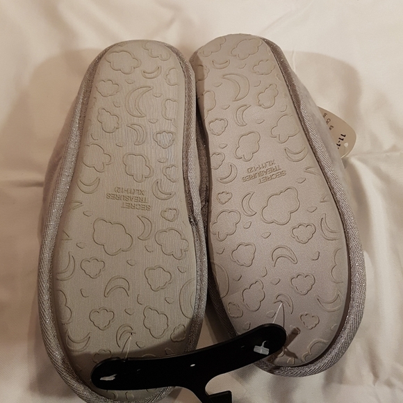 Secret Treasures women's size 11/12 swan slippers New - Picture 3 of 3